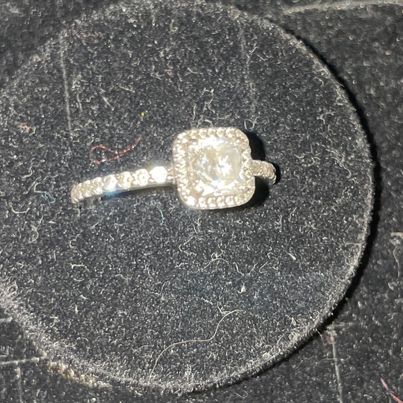 Authentic Pandora square cushion sparkle halo ring in sterling silver size 7 💍 - Picture 4 of 5